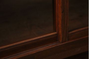 レトロ家具　昭和レトロ 古い木のシンプルな脚付き収納棚(ガラスケース、戸棚)