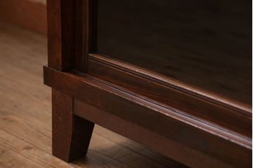 レトロ家具　昭和レトロ 古い木のシンプルな脚付き収納棚(ガラスケース、戸棚)