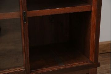 レトロ家具　昭和レトロ 古い木のシンプルな脚付き収納棚(ガラスケース、戸棚)