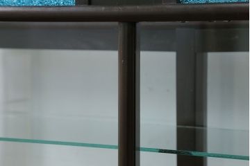 アンティーク家具　大正ロマン 古いタバコ屋の色ガラス入りショーケース(飾り棚、ガラスケース)