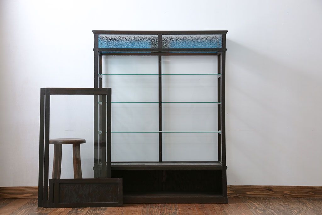 アンティーク家具　大正ロマン 古いタバコ屋の色ガラス入りショーケース(飾り棚、ガラスケース)