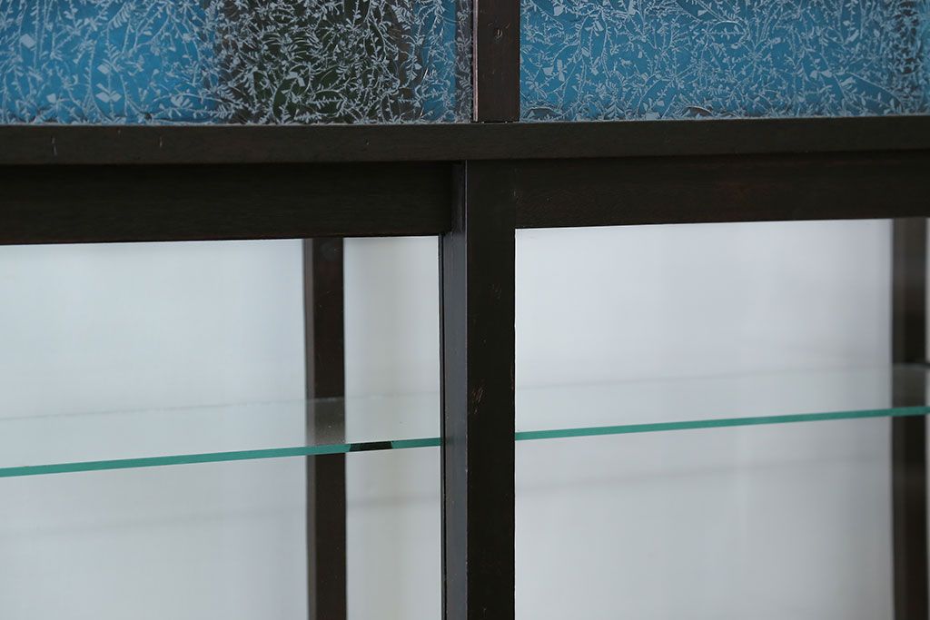 アンティーク家具　大正ロマン 古いタバコ屋の色ガラス入りショーケース(飾り棚、ガラスケース)