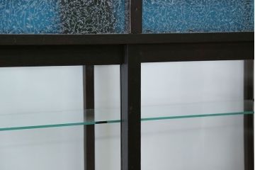 アンティーク家具　大正ロマン 古いタバコ屋の色ガラス入りショーケース(飾り棚、ガラスケース)