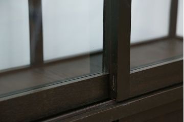 アンティーク家具　大正ロマン 古いタバコ屋の色ガラス入りショーケース(飾り棚、ガラスケース)