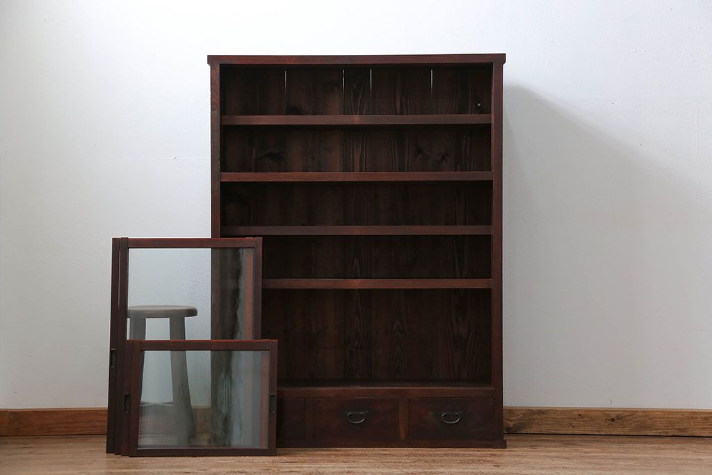 アンティーク家具　アンティーク 薄型ガラス収納棚(飾り棚、食器棚)