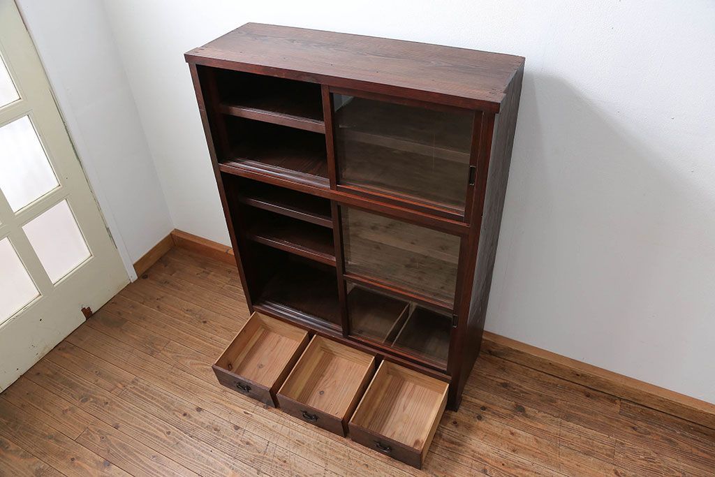 アンティーク家具　アンティーク 薄型ガラス収納棚(飾り棚、食器棚)