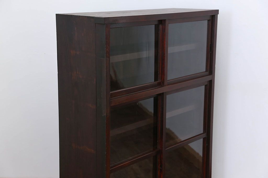 アンティーク家具　アンティーク 薄型ガラス収納棚(飾り棚、食器棚)