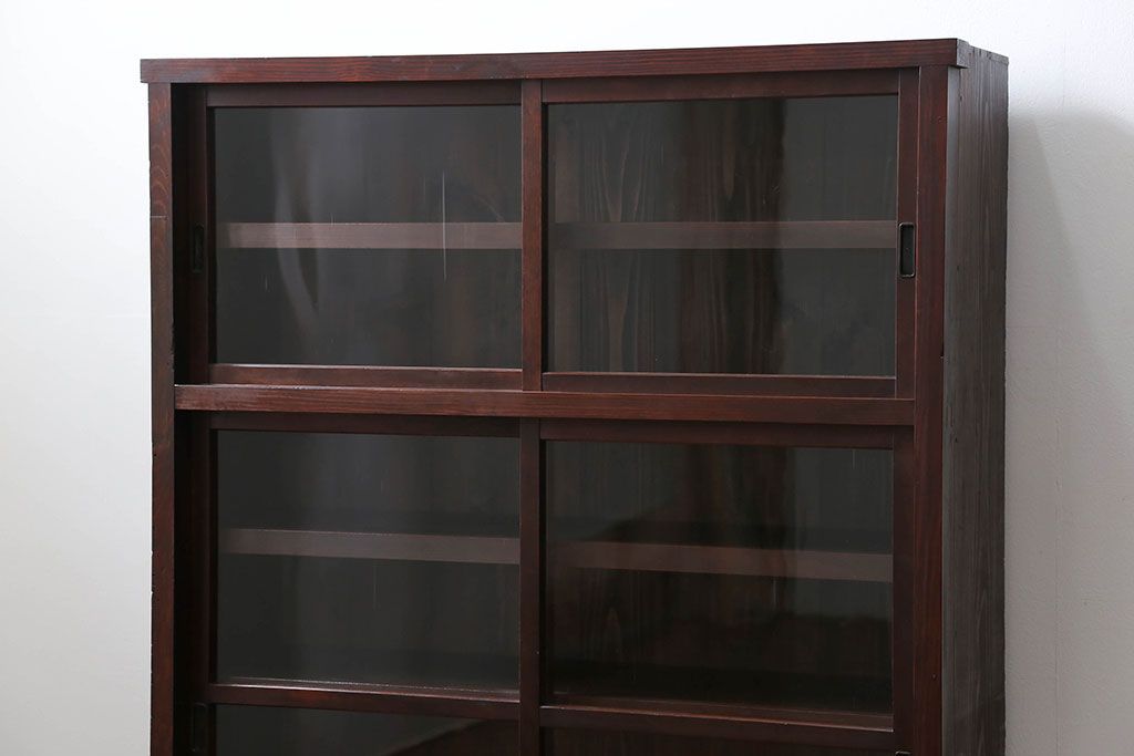 アンティーク家具　アンティーク 薄型ガラス収納棚(飾り棚、食器棚)