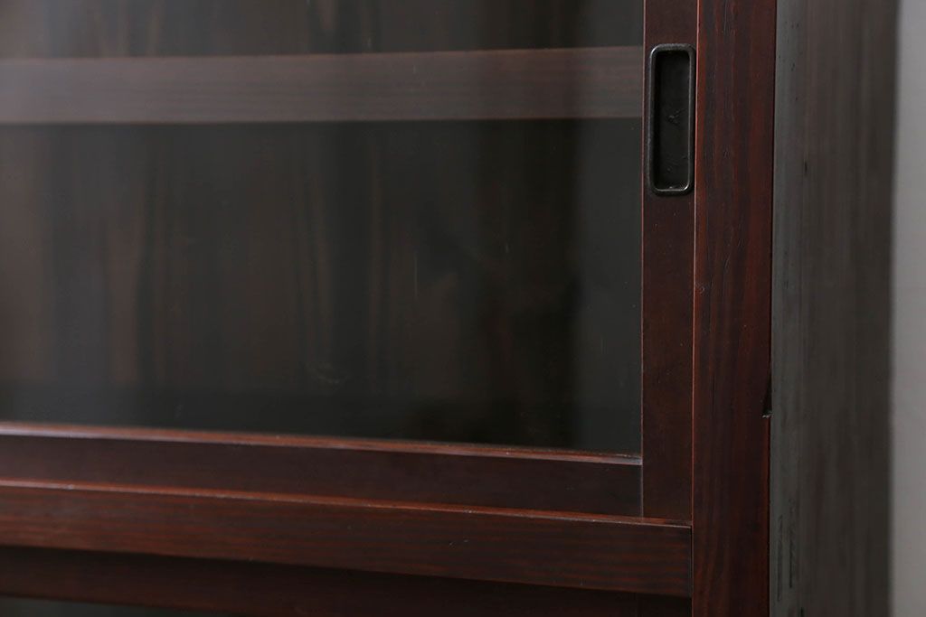 アンティーク家具　アンティーク 薄型ガラス収納棚(飾り棚、食器棚)