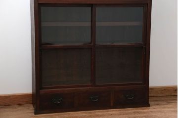 アンティーク家具　アンティーク 薄型ガラス収納棚(飾り棚、食器棚)