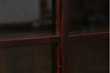 アンティーク家具　アンティーク 薄型ガラス収納棚(飾り棚、食器棚)