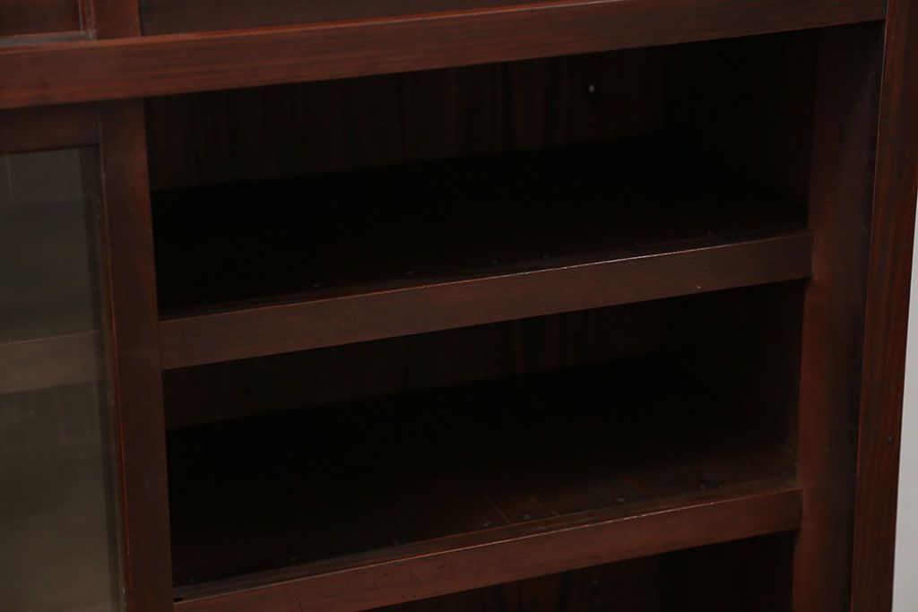 アンティーク家具　アンティーク 薄型ガラス収納棚(飾り棚、食器棚)