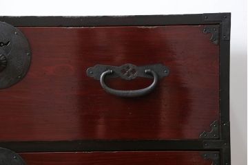 アンティーク家具　古民具・骨董 漆のキレイな二段重ね時代箪笥