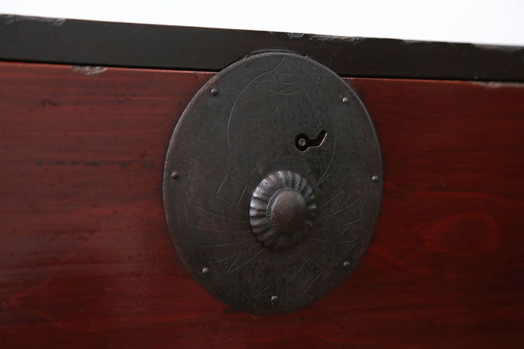 アンティーク家具　古民具・骨董 漆のキレイな二段重ね時代箪笥