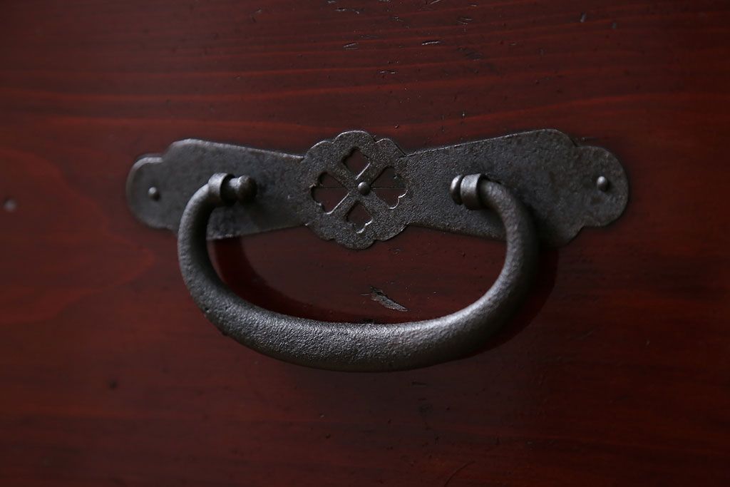 アンティーク家具　古民具・骨董 漆のキレイな二段重ね時代箪笥