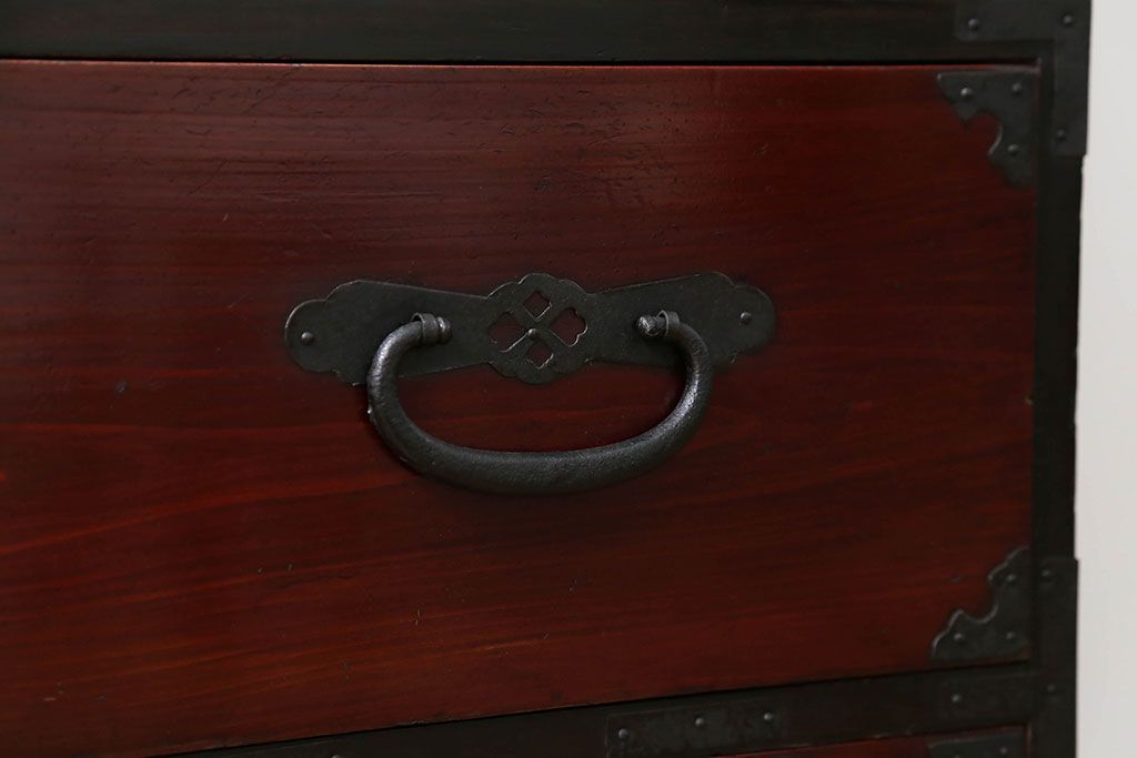 アンティーク家具　古民具・骨董 漆のキレイな二段重ね時代箪笥