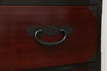 アンティーク家具　古民具・骨董 漆のキレイな二段重ね時代箪笥