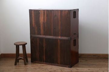 アンティーク家具　古民具・骨董 漆のキレイな二段重ね時代箪笥