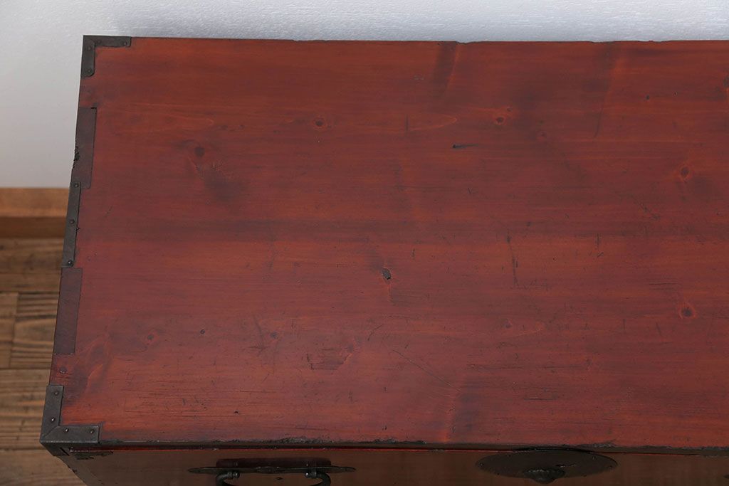 アンティーク家具　古民具・骨董 漆のキレイな二段重ね時代箪笥