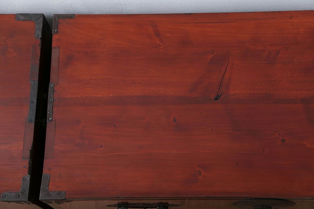 アンティーク家具　古民具・骨董 漆のキレイな二段重ね時代箪笥