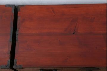 アンティーク家具　古民具・骨董 漆のキレイな二段重ね時代箪笥