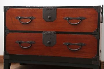 アンティーク家具　古民具・骨董 脚付き二本松箪笥ローチェスト(1)(時代箪笥ローボード)