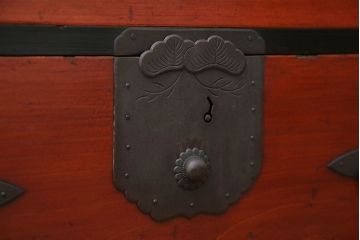 アンティーク家具　古民具・骨董 脚付き二本松箪笥ローチェスト(1)(時代箪笥ローボード)