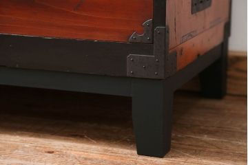 アンティーク家具　古民具・骨董 脚付き二本松箪笥ローチェスト(1)(時代箪笥ローボード)