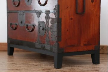 アンティーク家具　古民具・骨董 脚付き二本松箪笥ローチェスト(2)(時代箪笥ローボード)