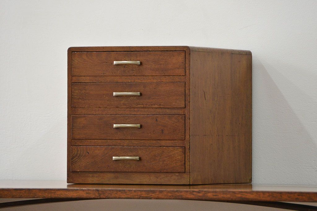 アンティーク家具　アンティーク 古いナラ材の4段小引き出し