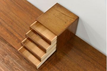 アンティーク家具　アンティーク 古いナラ材の4段小引き出し