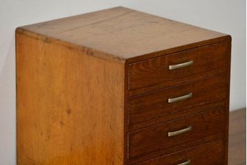 アンティーク家具　アンティーク 古いナラ材の4段小引き出し