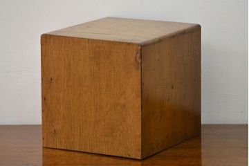 アンティーク家具　アンティーク 古いナラ材の4段小引き出し