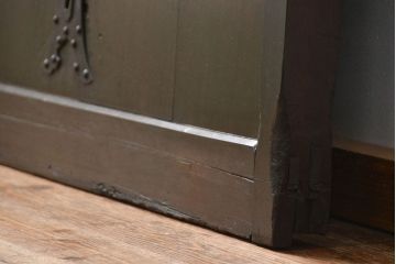 古民具・骨董 栗材の重厚な蔵戸(玄関戸)