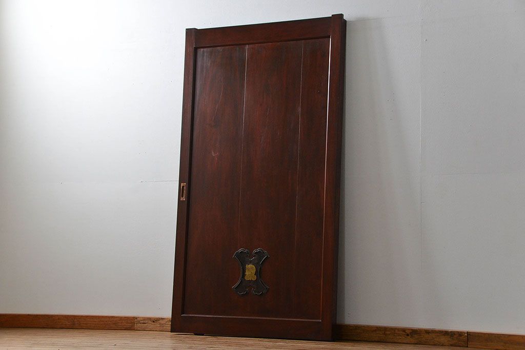 アンティーク 総欅材の重厚な蔵戸(扉、玄関戸)