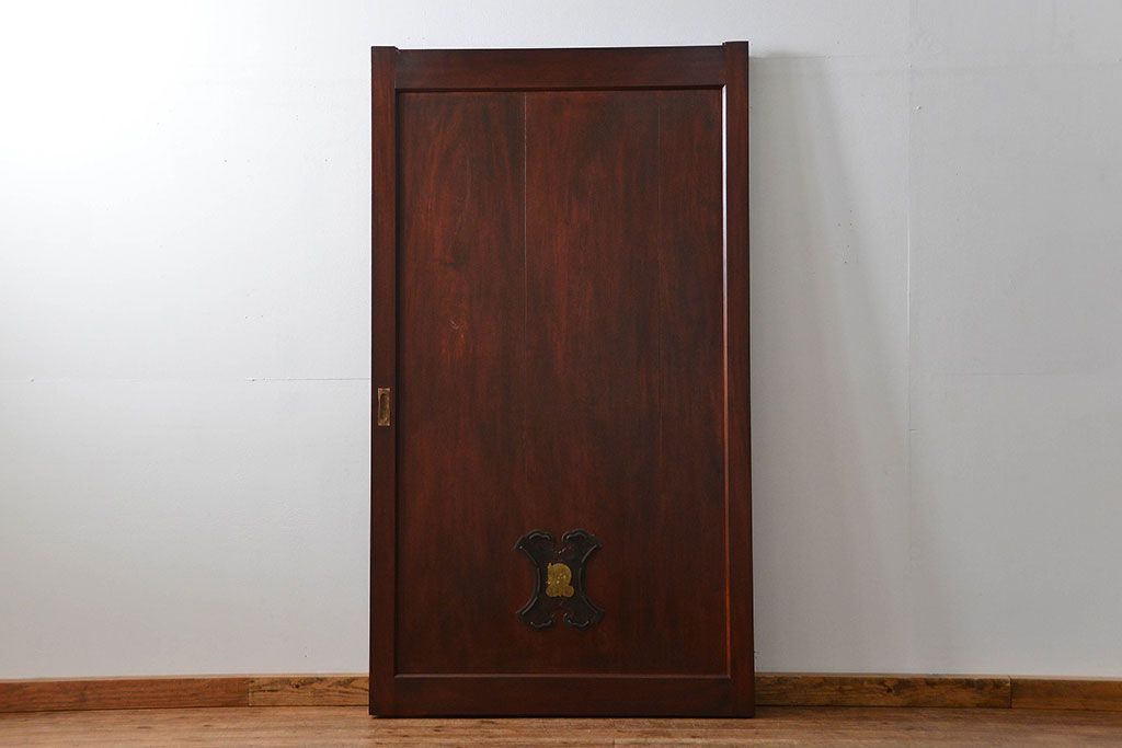 アンティーク 総欅材の重厚な蔵戸(扉、玄関戸)