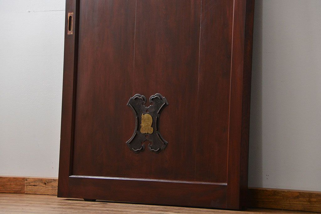 アンティーク 総欅材の重厚な蔵戸(扉、玄関戸)