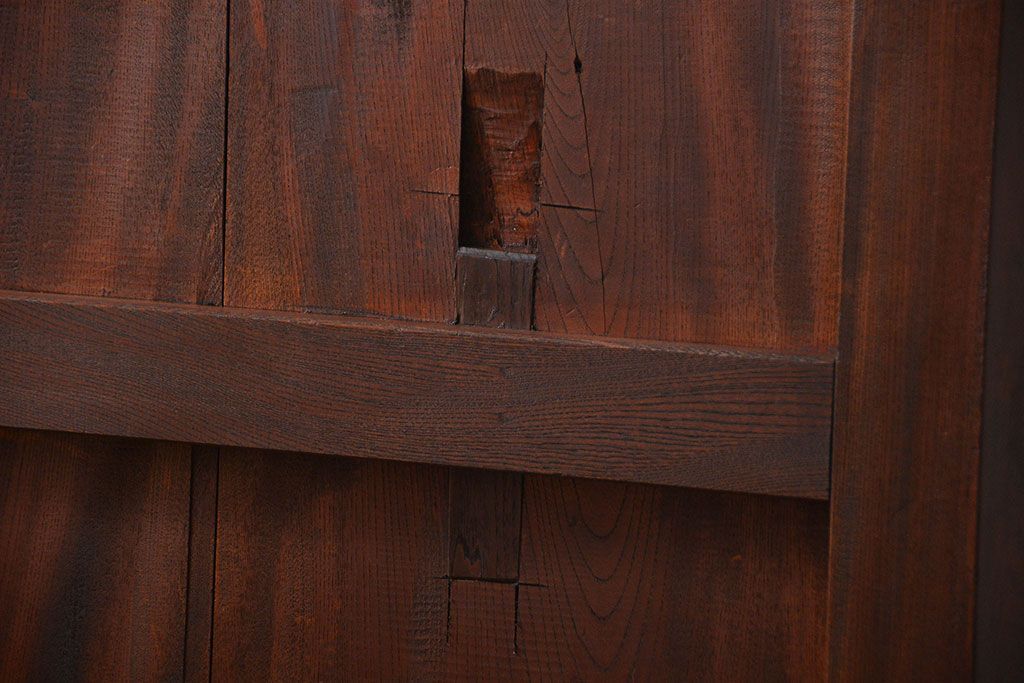 アンティーク 総欅材の重厚な蔵戸(扉、玄関戸)