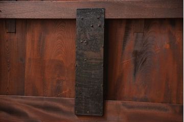 アンティーク 総欅材の重厚な蔵戸(扉、玄関戸)