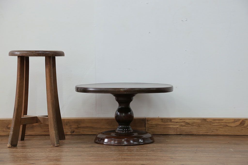 アンティーク家具　アンティーク 総欅材の回転サイドテーブル(花台、飾り台)