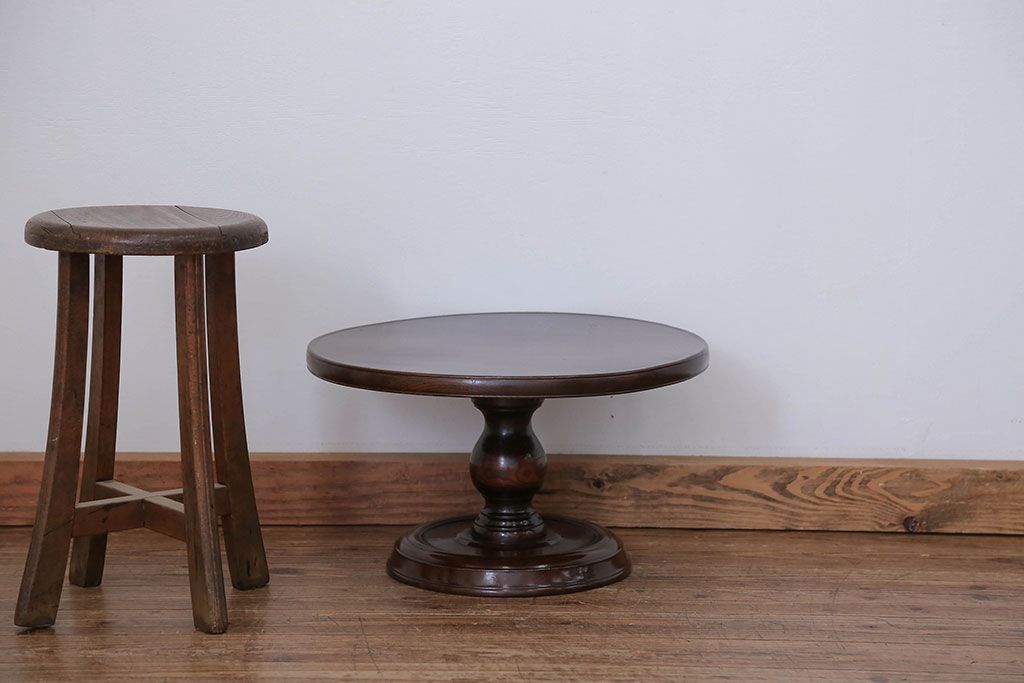 アンティーク家具　アンティーク 総欅材の回転サイドテーブル(花台、飾り台)