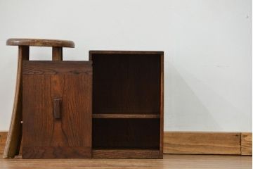 アンティーク家具　アンティーク 古い栓材の小さな慳貪(けんどん)扉 収納箱(小引き出し)