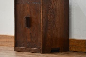 アンティーク家具　アンティーク 古い栓材の小さな慳貪(けんどん)扉 収納箱(小引き出し)