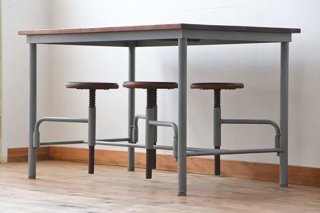 ラフジュ工房オリジナル 4脚格納スツールの作業台(テーブル、机  )