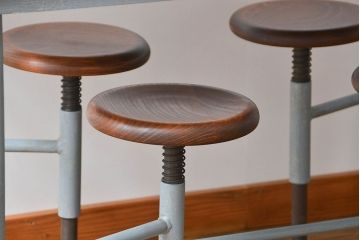 ラフジュ工房オリジナル 4脚格納スツールの作業台(テーブル、机  )