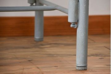 ラフジュ工房オリジナル 4脚格納スツールの作業台(テーブル、机  )