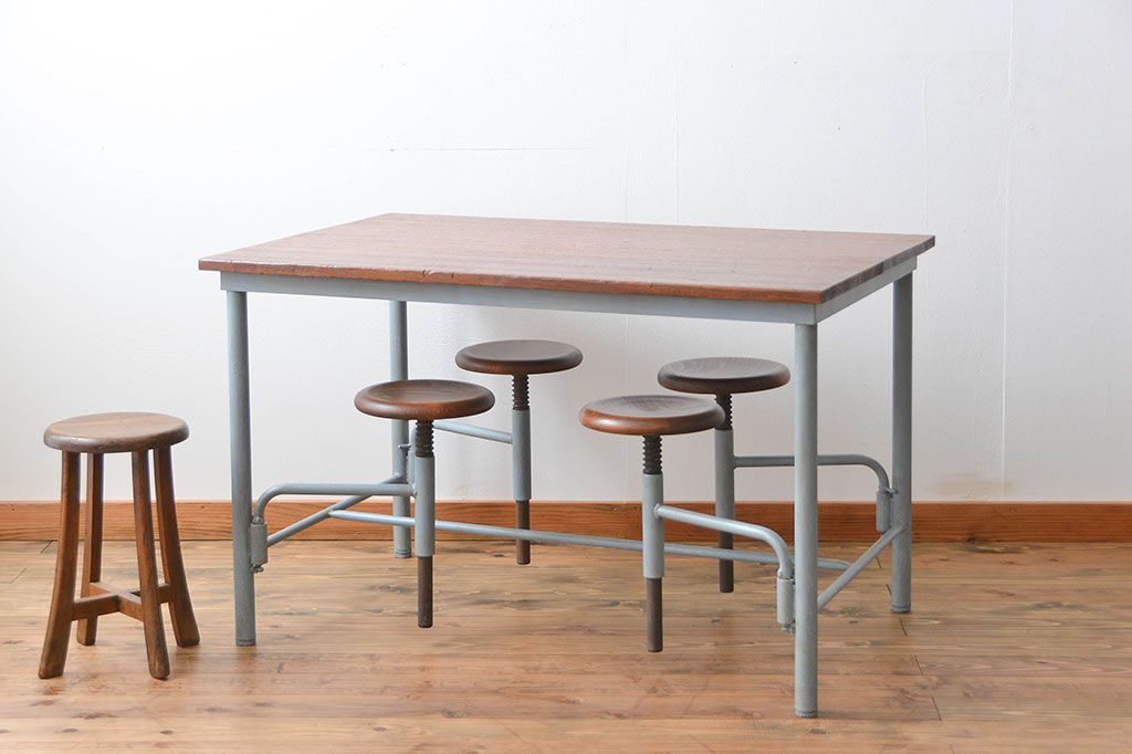 ラフジュ工房オリジナル 4脚格納スツールの作業台(テーブル、机  )