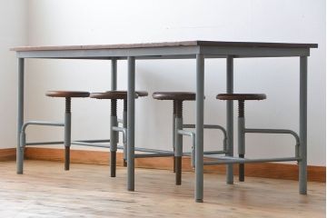 ラフジュ工房オリジナル 6脚格納スツールの作業台(テーブル、机)