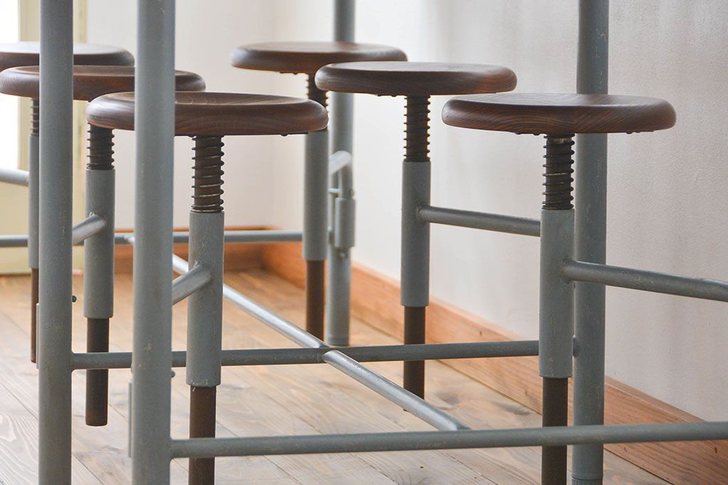 ラフジュ工房オリジナル 6脚格納スツールの作業台(テーブル、机)