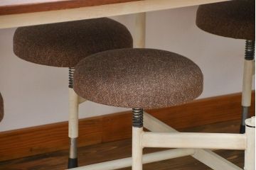 【ラフジュ工房オリジナル・格納スツールテーブル】　クッション座面の格納スツール6脚付き!ペイントアイアンレッグ作業台